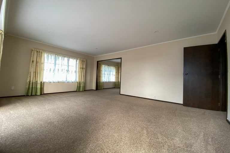Photo of property in 1/150a Prince Regent Drive, Half Moon Bay, Auckland, 2012