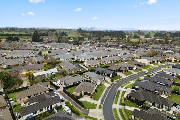 Photo of property in 19 Ladeira Place, Fitzroy, Hamilton, 3206