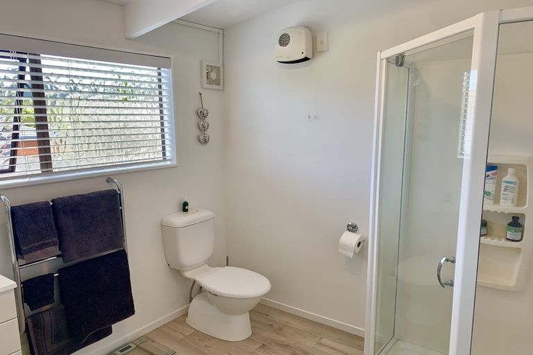 Photo of property in 11 Renata Road, Otaki, 5512