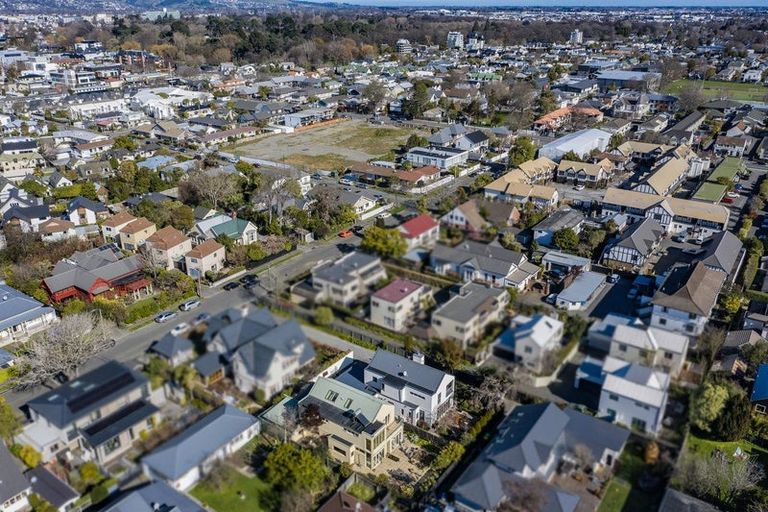 Photo of property in 37a Holly Road, St Albans, Christchurch, 8014