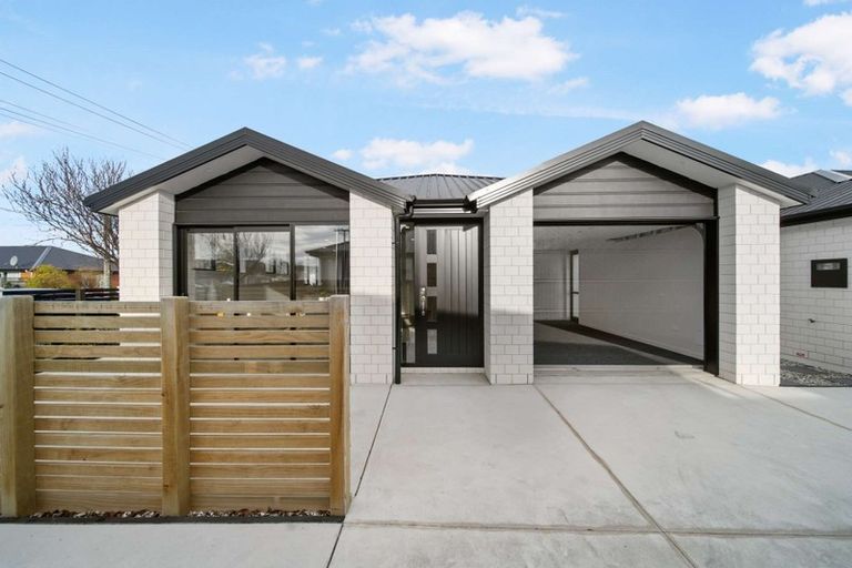 Photo of property in 6a Dey Street, Mosgiel, 9024