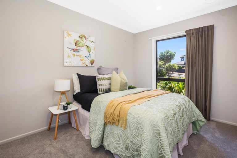 Photo of property in 123 Te Puia Drive, Aotea, Porirua, 5024