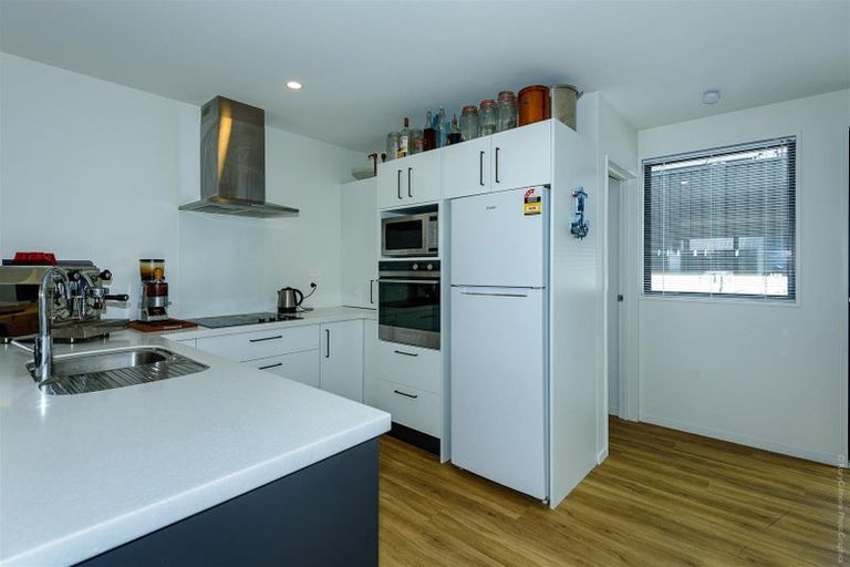 Photo of property in 16 Wheatsheaf Lane, Heathcote Valley, Christchurch, 8022