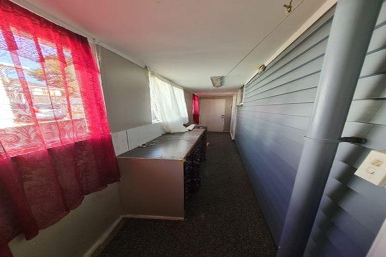 Photo of property in 39 Sunnyside Road, Sunnyvale, Auckland, 0612