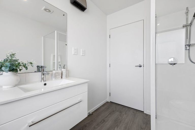 Photo of property in 3b Shillingford Boulevard, Rolleston, 7615