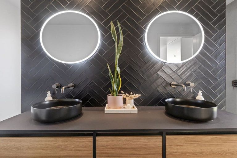 Photo of property in 83 Sunline Drive, Leamington, Cambridge, 3432