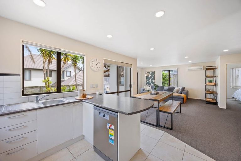 Photo of property in 34a Bleakhouse Road, Howick, Auckland, 2014