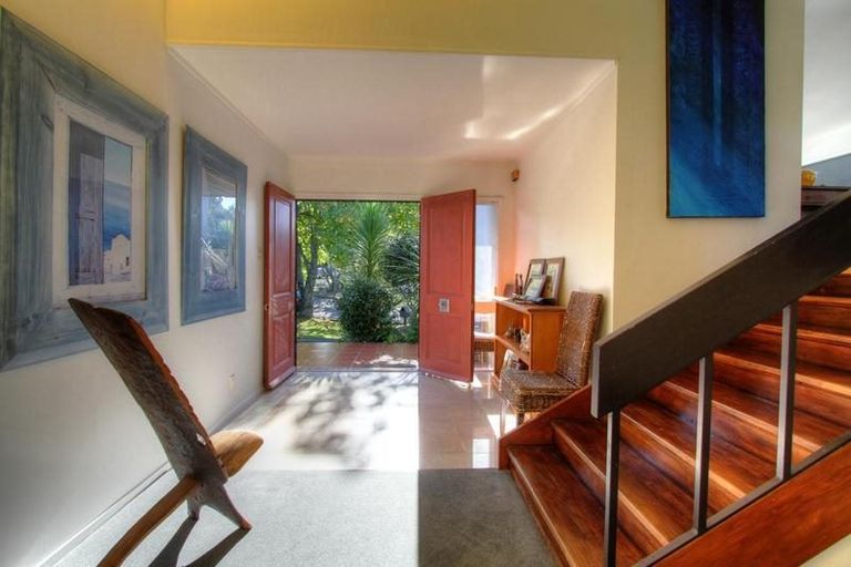 Photo of property in 4 Chatswood Grove, Chatswood, Auckland, 0626