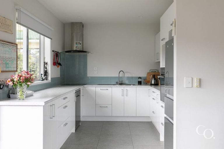 Photo of property in 24 Mill Road, Clive, 4102