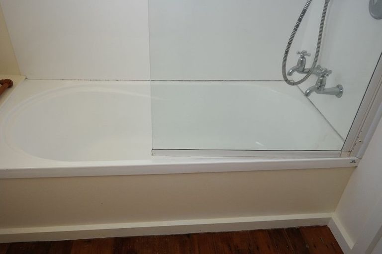 Photo of property in 40 South Terrace, Picton, 7220