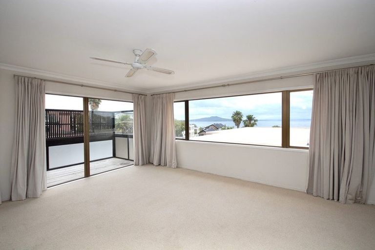 Photo of property in 2/12 Marama Street, Castor Bay, Auckland, 0620