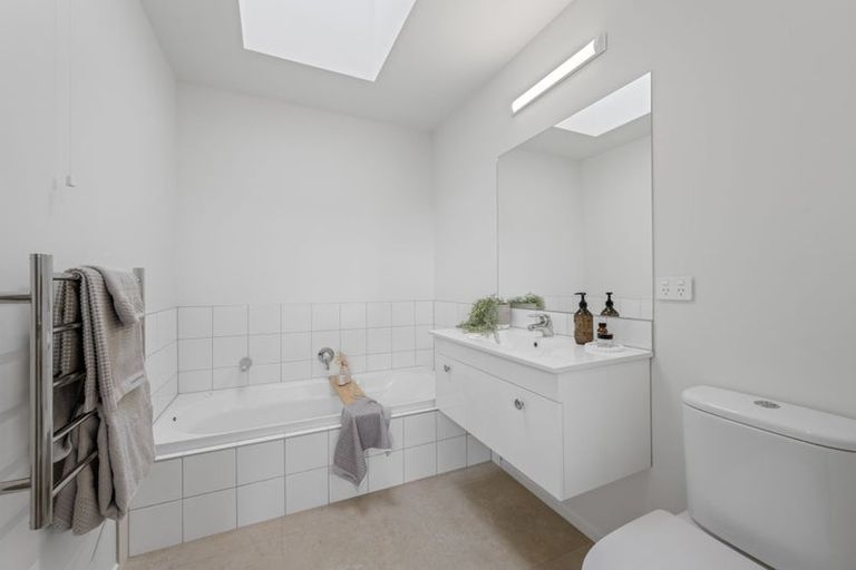 Photo of property in 4b Onslow Road, Lake Hayes, Queenstown, 9304