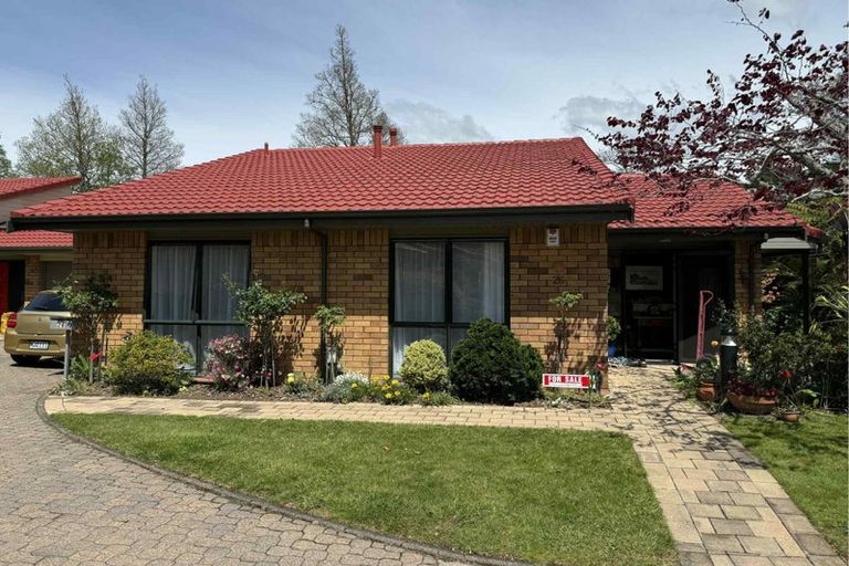 Photo of property in 26 Cheltenham Close, Flagstaff, Hamilton, 3210