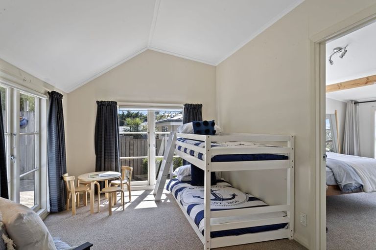 Photo of property in 55 Batten Grove, The Pines Beach, 7630