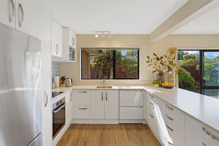 Photo of property in 23 Lakeview Place, Halswell, Christchurch, 8025