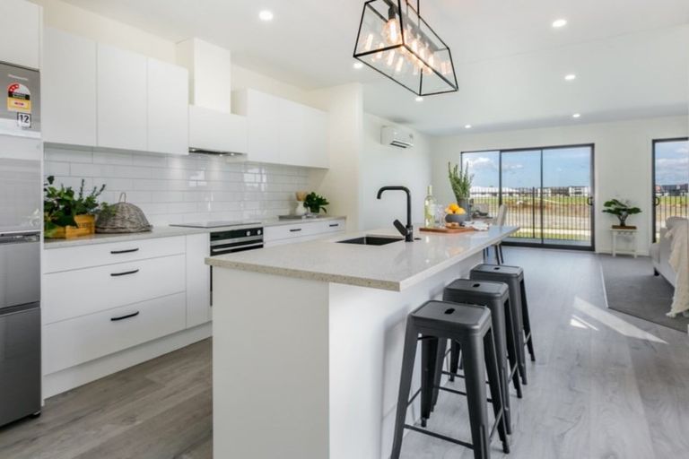 Photo of property in 11 Hurunui Drive, Te Awa, Napier, 4110