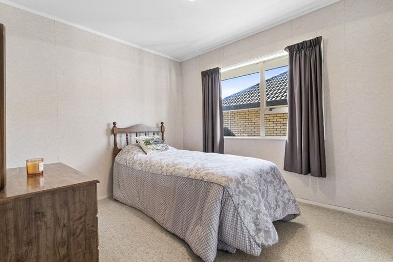 Photo of property in 1/10 Clevedon Road, Papakura, 2110