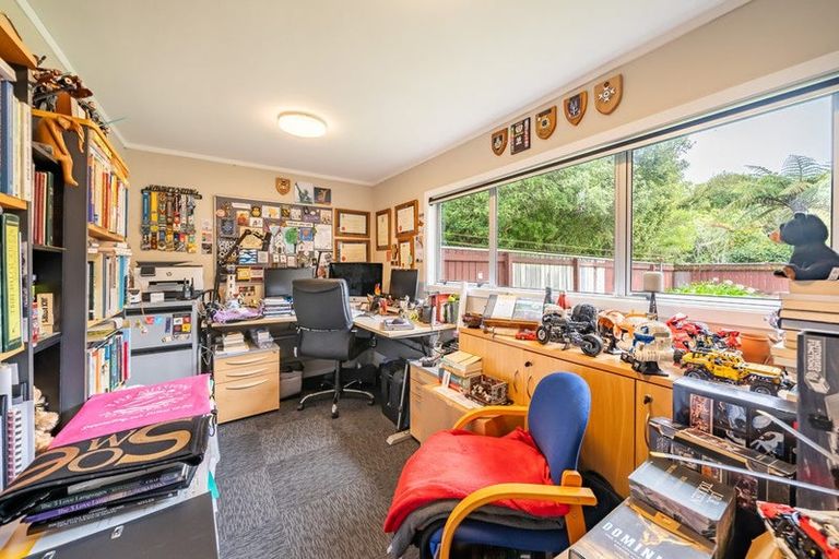 Photo of property in 36 Larchmont Grove, Totara Park, Upper Hutt, 5018