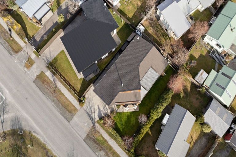 Photo of property in 20 Adamson Drive, Arrowtown, 9302