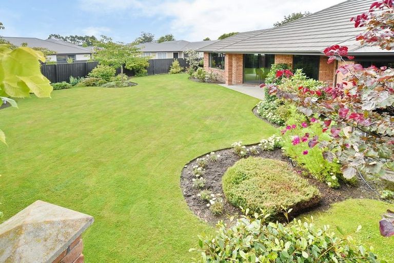 Photo of property in 6 Taunton Place, Rangiora, 7400