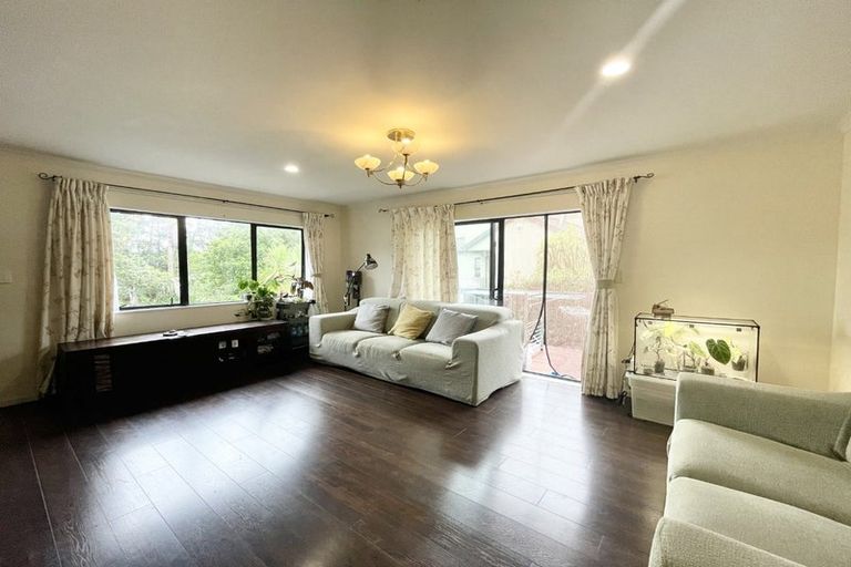 Photo of property in 17 Blethyn Place, Te Atatu South, Auckland, 0610