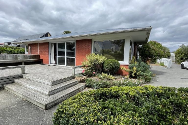 Photo of property in 38b Avonhead Road, Avonhead, Christchurch, 8042