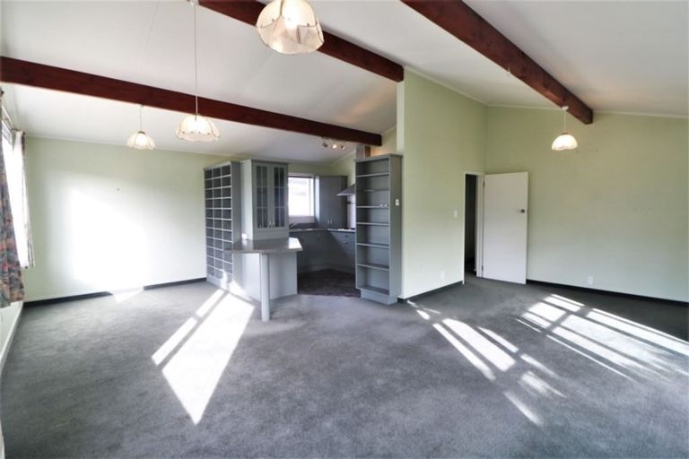 Photo of property in 17 Queen Street, Pareora, 7912