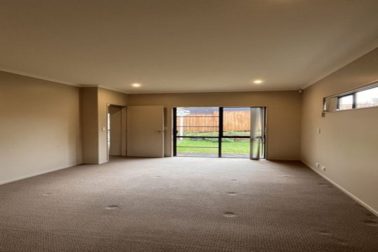 Photo of property in 8 Terrasini Drive, Flat Bush, Auckland, 2019