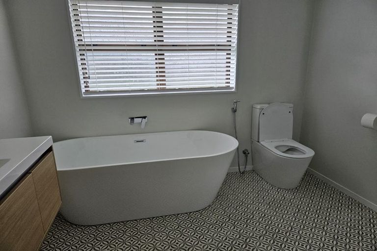 Photo of property in 2/45 Willis Road, Papakura, 2110