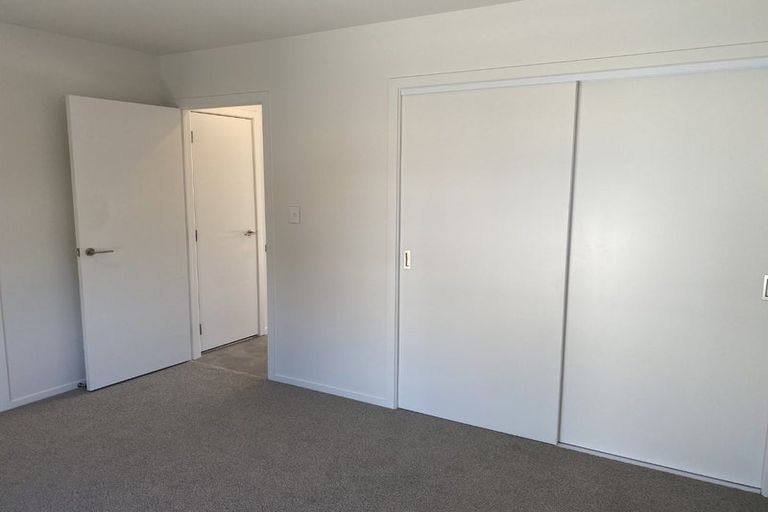 Photo of property in 4/43 Yeovil Road, Te Atatu Peninsula, Auckland, 0610