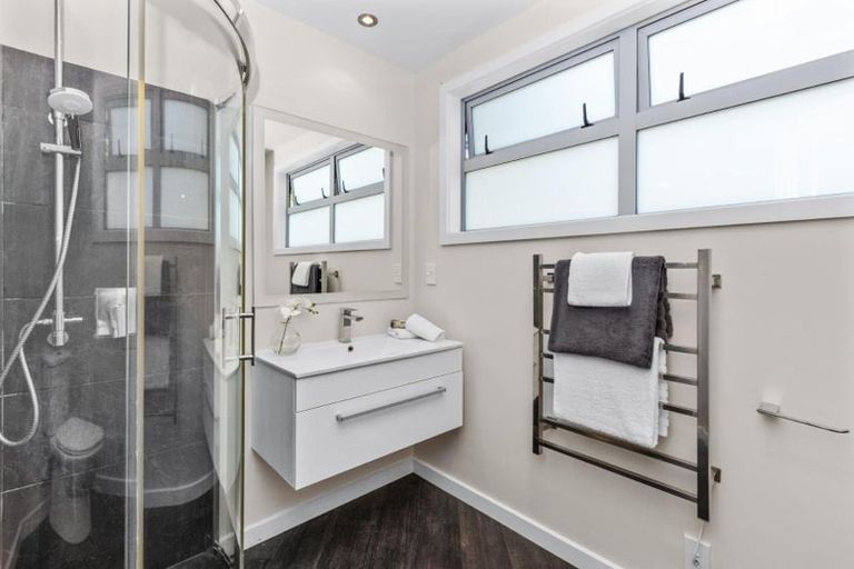 Photo of property in 9a Saint Hill Lane, Havelock North, 4130