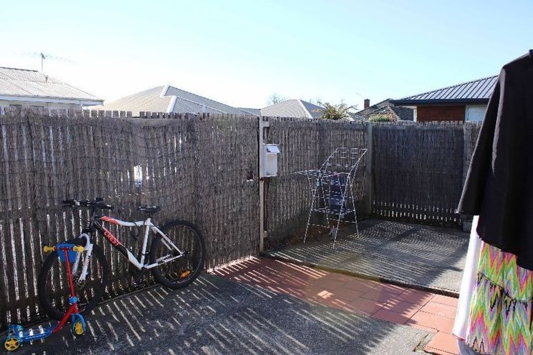 Photo of property in Capel Courts, 1/141a Clarence Street, Riccarton, Christchurch, 8011