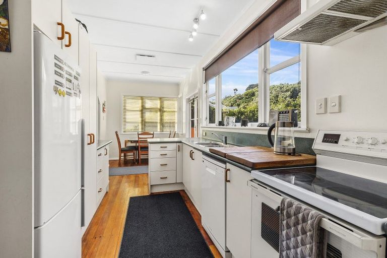 Photo of property in 56 Tannadyce Street, Strathmore Park, Wellington, 6022