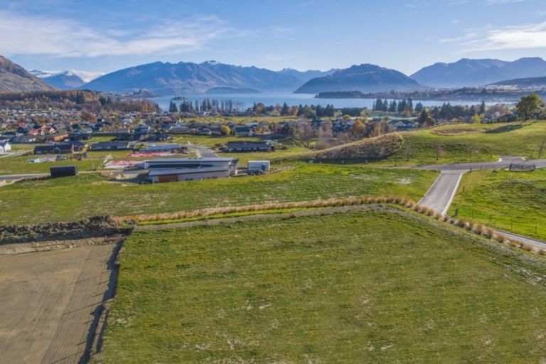 Photo of property in Meadowstone Alpha Series, 32 Sapphire Spring Rise, Wanaka, 9305