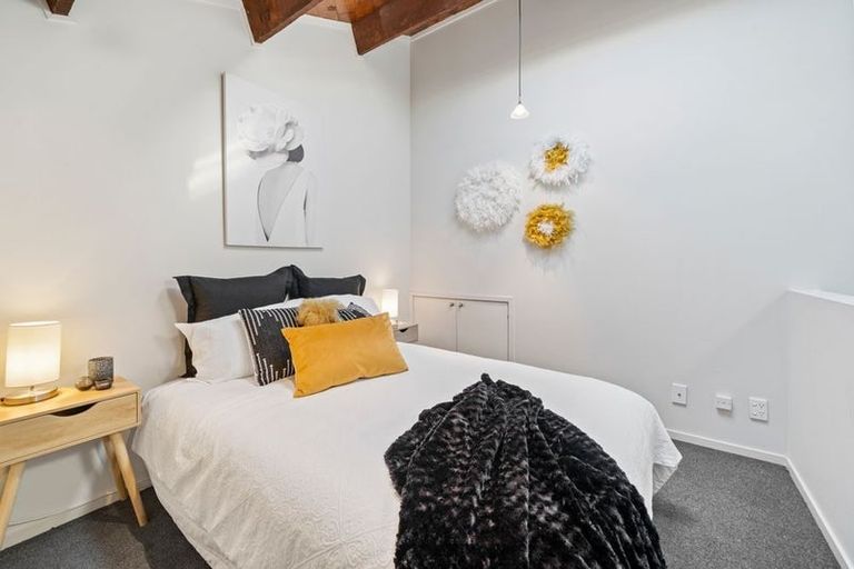 Photo of property in Metro Apartments, 12/220 Thorndon Quay, Pipitea, Wellington, 6011