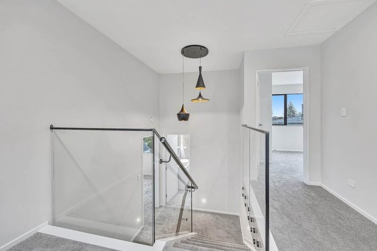 Photo of property in 29d Rotoiti Avenue, Pakuranga Heights, Auckland, 2010