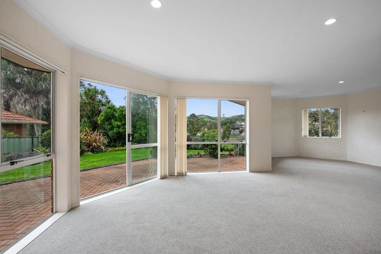 Photo of property in 6 Cabeleigh Drive, Helensville, 0800