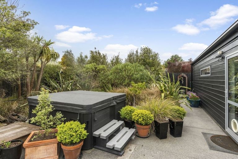 Photo of property in 44 Valecrest Avenue, Parklands, Christchurch, 8083