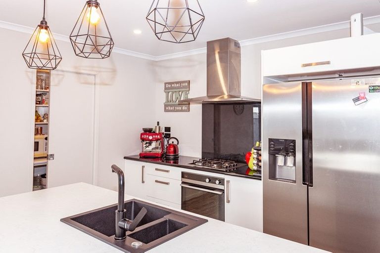 Photo of property in 15 Magnolia Crescent, Tawhero, Whanganui, 4501