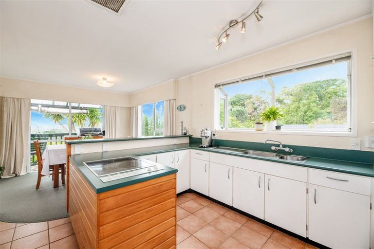 Photo of property in 48 Shetland Street, Glen Eden, Auckland, 0602