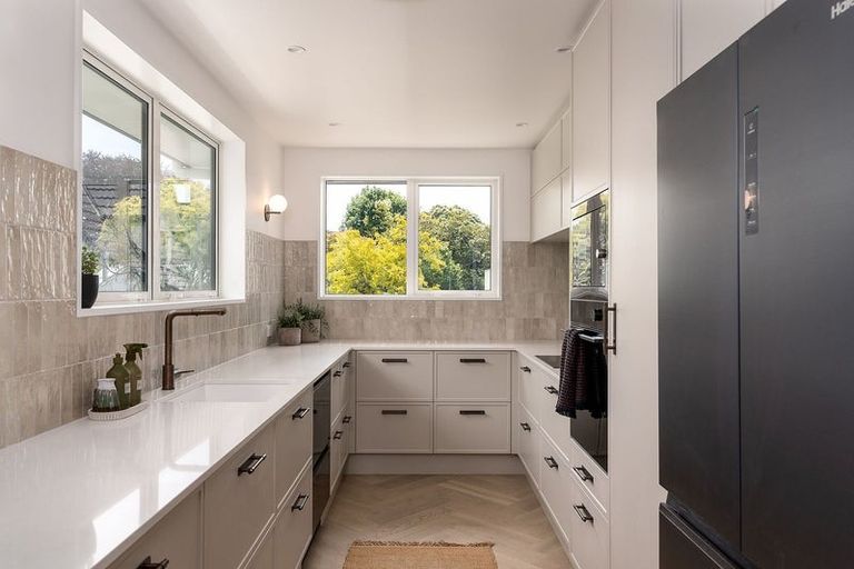 Photo of property in 2/229 Waimea Terrace, Beckenham, Christchurch, 8023