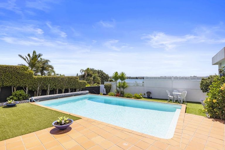 Photo of property in 100 Bramley Drive, Farm Cove, Auckland, 2012