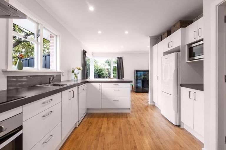 Photo of property in 8a Kyeburn Place, Avonhead, Christchurch, 8042