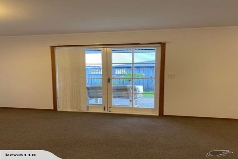 Photo of property in 2/160 Mokoia Road, Chatswood, Auckland, 0626