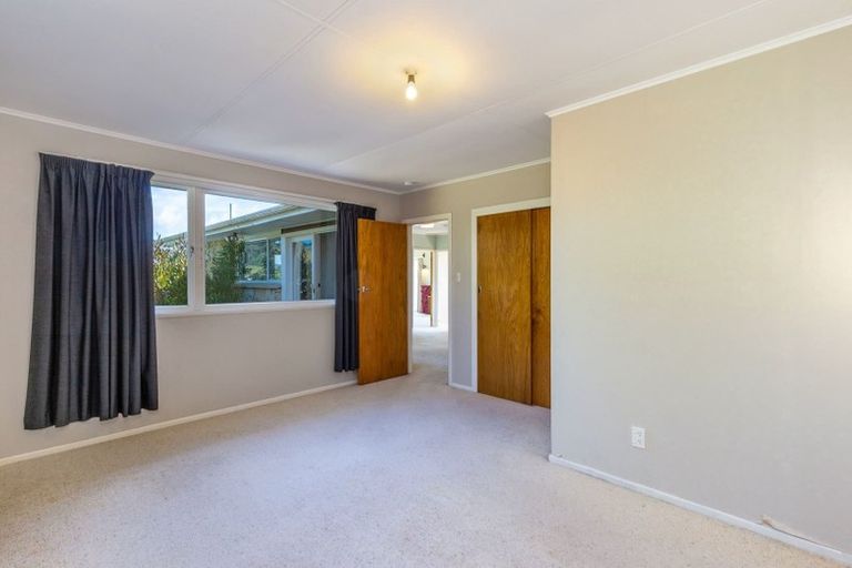 Photo of property in 15 Scenic Heights, Acacia Bay, Taupo, 3330
