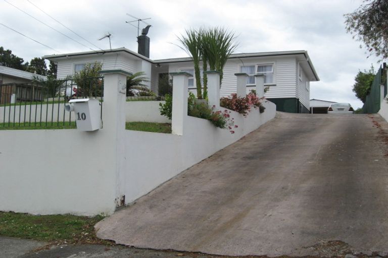 Photo of property in 10 Farnborough Crescent, Mangere, Auckland, 2022