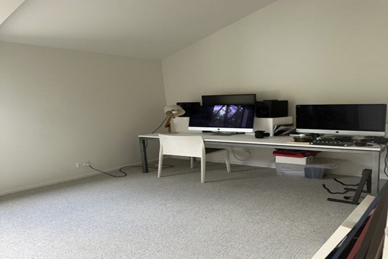 Photo of property in 2/12 Aotearoa Terrace, Murrays Bay, Auckland, 0630