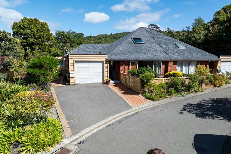 Photo of property in 10 Futuna Close, Karori, Wellington, 6012