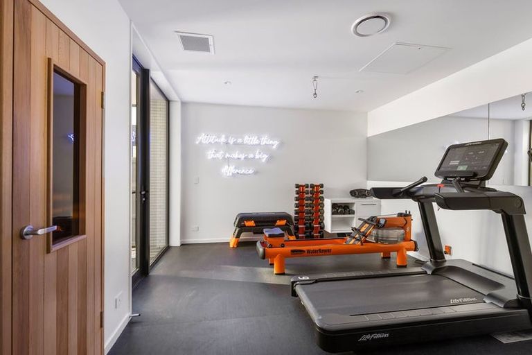 Photo of property in 27 Idris Road, Fendalton, Christchurch, 8052