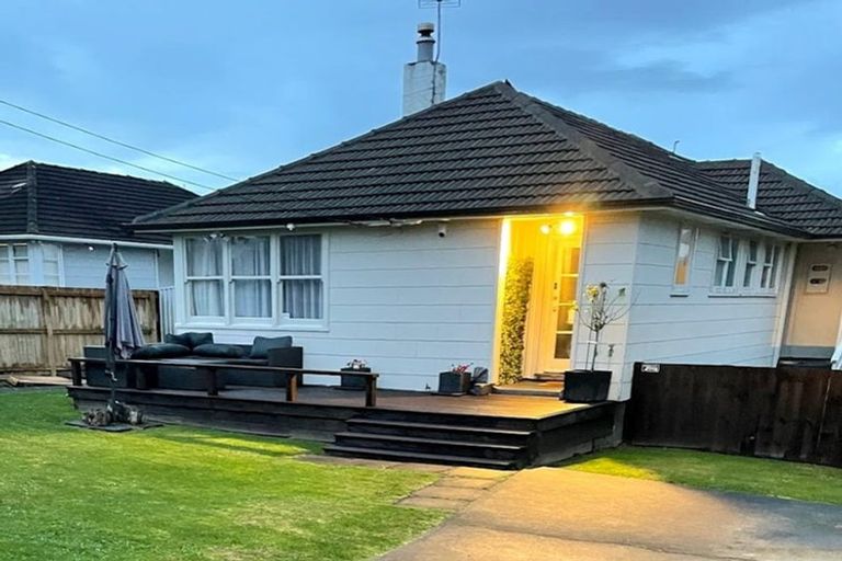 Photo of property in 1 Waitaua Street, Papakura, 2110